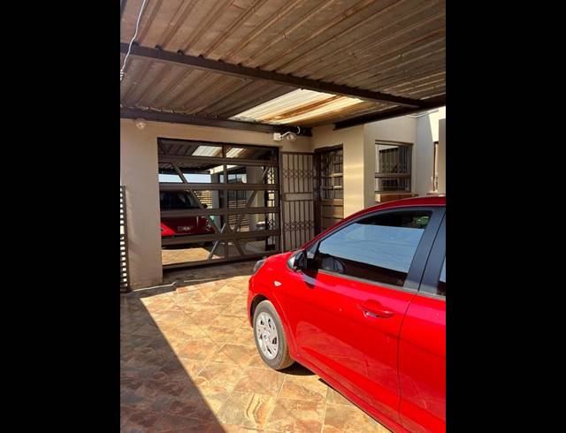 3 BEDROOM HOUSE FOR SALE IN EVATON WEST